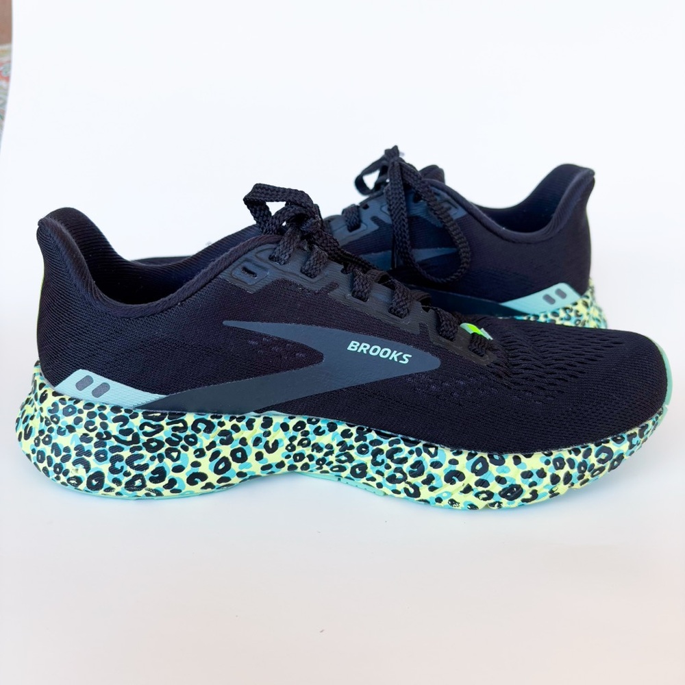 Brooks Shoes Womens 6 Black Launch 8 Cheetah Running Sneakers 1203451B022